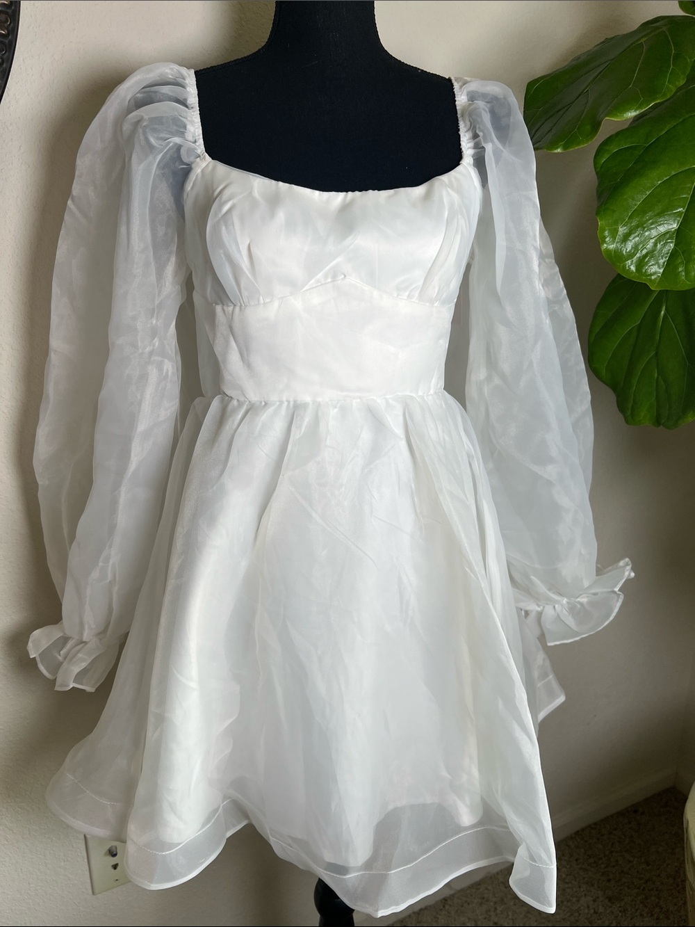 Hello Molly White STORY BOOK LONG SLEEVE MINI DRESS New with Tags Size: L 8 - Picture 2 of 16